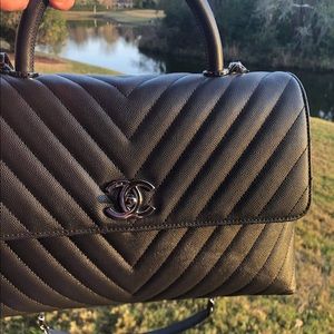 CHANEL 19K Large Chevron Grey Coco Handle